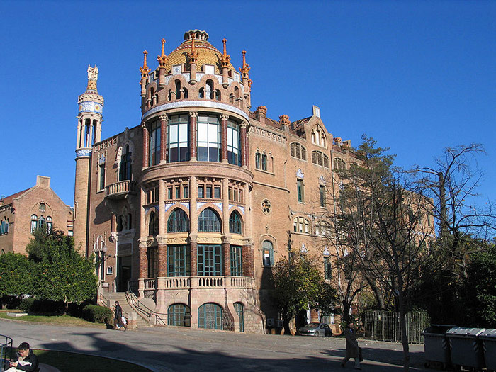 Antiguo edificio modernista del Hospital de Sant Pau en Barcelona