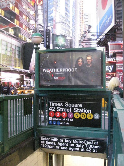 Uno de los accesos pequeños a la estación de Times Square
