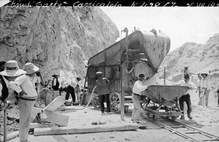 Trabajadores de Vía y Obras en una imagen tomada en 1924. Foto Archivo Histórico Ferroviario