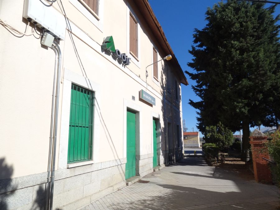 Fachada estación Navalperal de Pinares (Ávila)