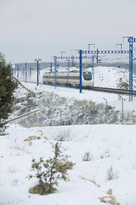Tren AVE en la línea de alta velocidad Madrid-Barcelona