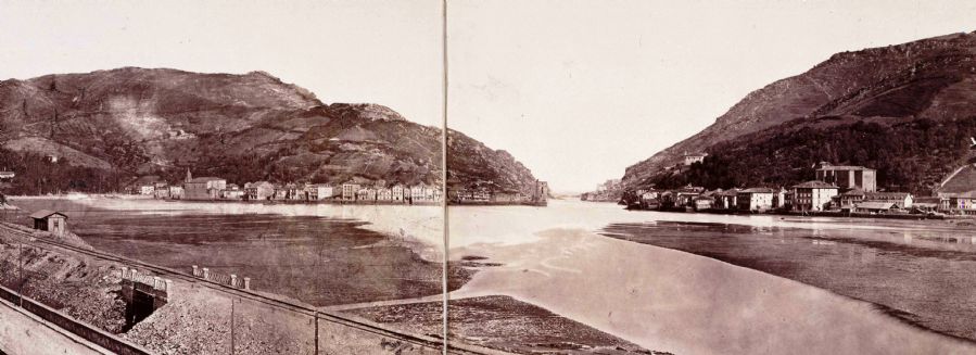 Vista del paso del ferrocarril del Norte por el puerto de Pasajes. Fotografía de Jean Laurent. Archivo de la Biblioteca Nacional de España. Ministerio de Cultura.