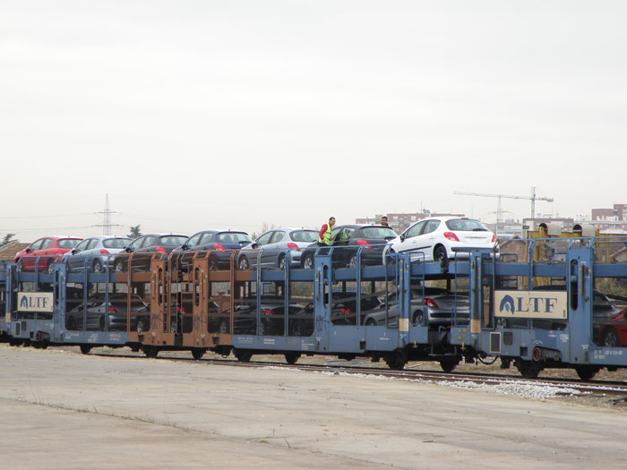 El tren cargado de coches ha completado su prueba piloto