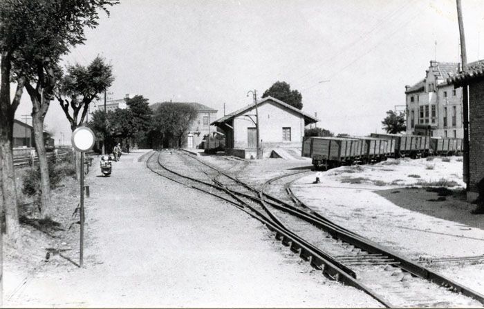 Vista de la estación de Gallur, enlace del ferrocarril de vía métrica con el de vía ancha del Norte. Foto Christian Schnabel. Archivo EuskoTren/Museo Vasco del Ferrocarril