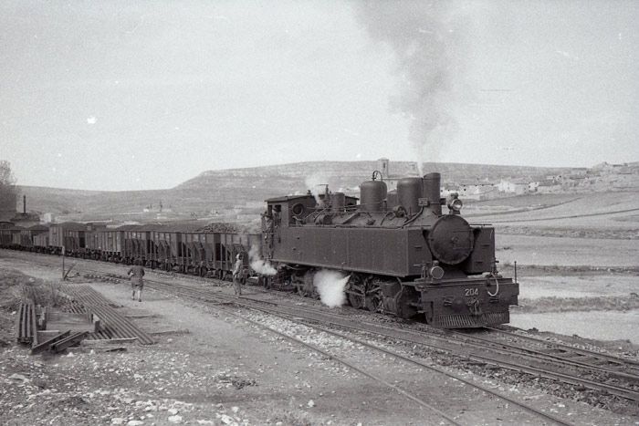 El tren de nuestros protagonistas, fotografiado en la estación de Plou. 8 de abril de 1961. 