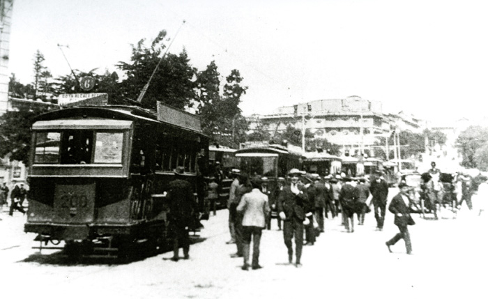 Protesta en 1920 por la subida de tarifas.